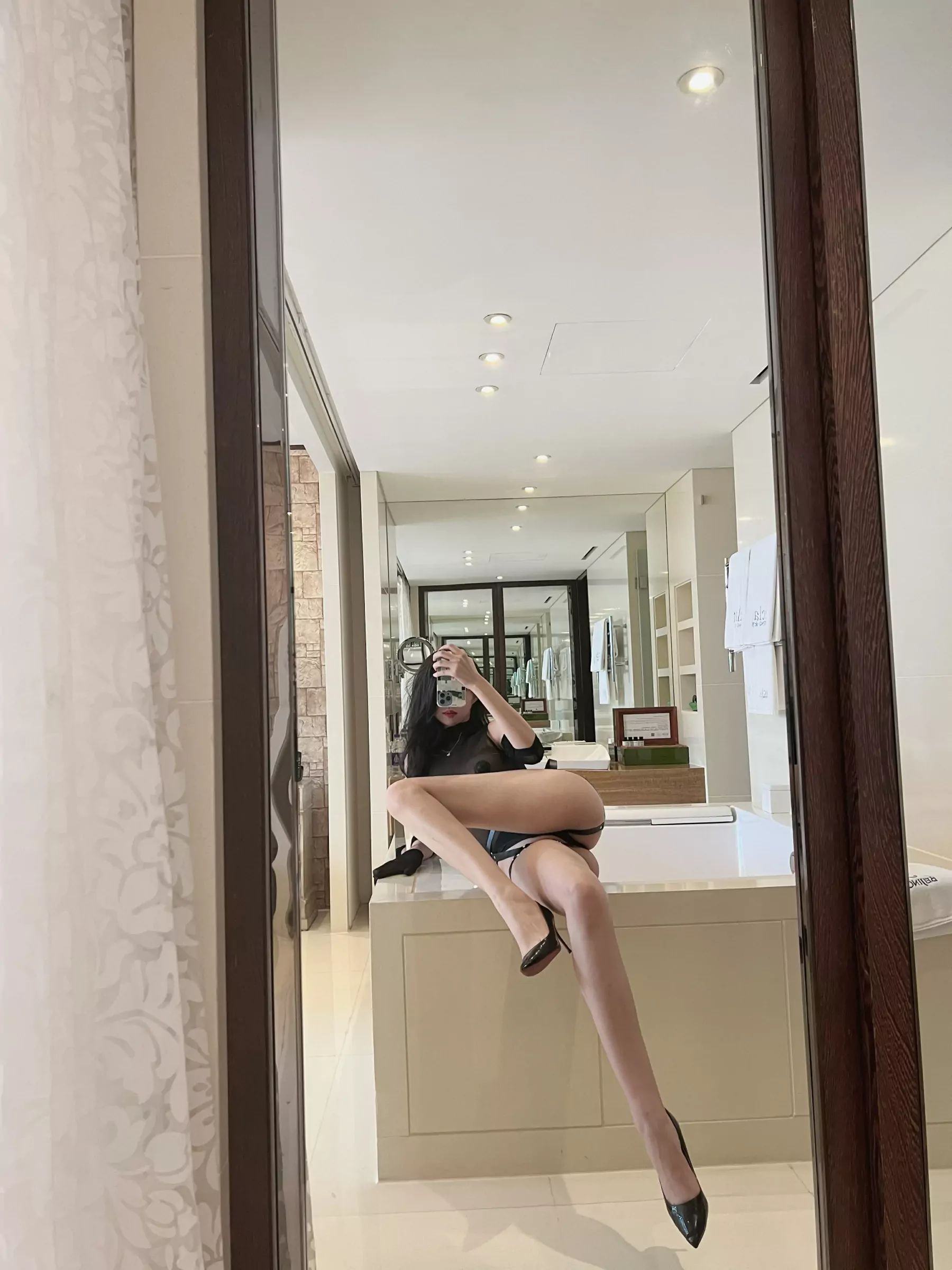 葛征GEZHENG – 黑色透视浴室拍摄 [17P]插图2