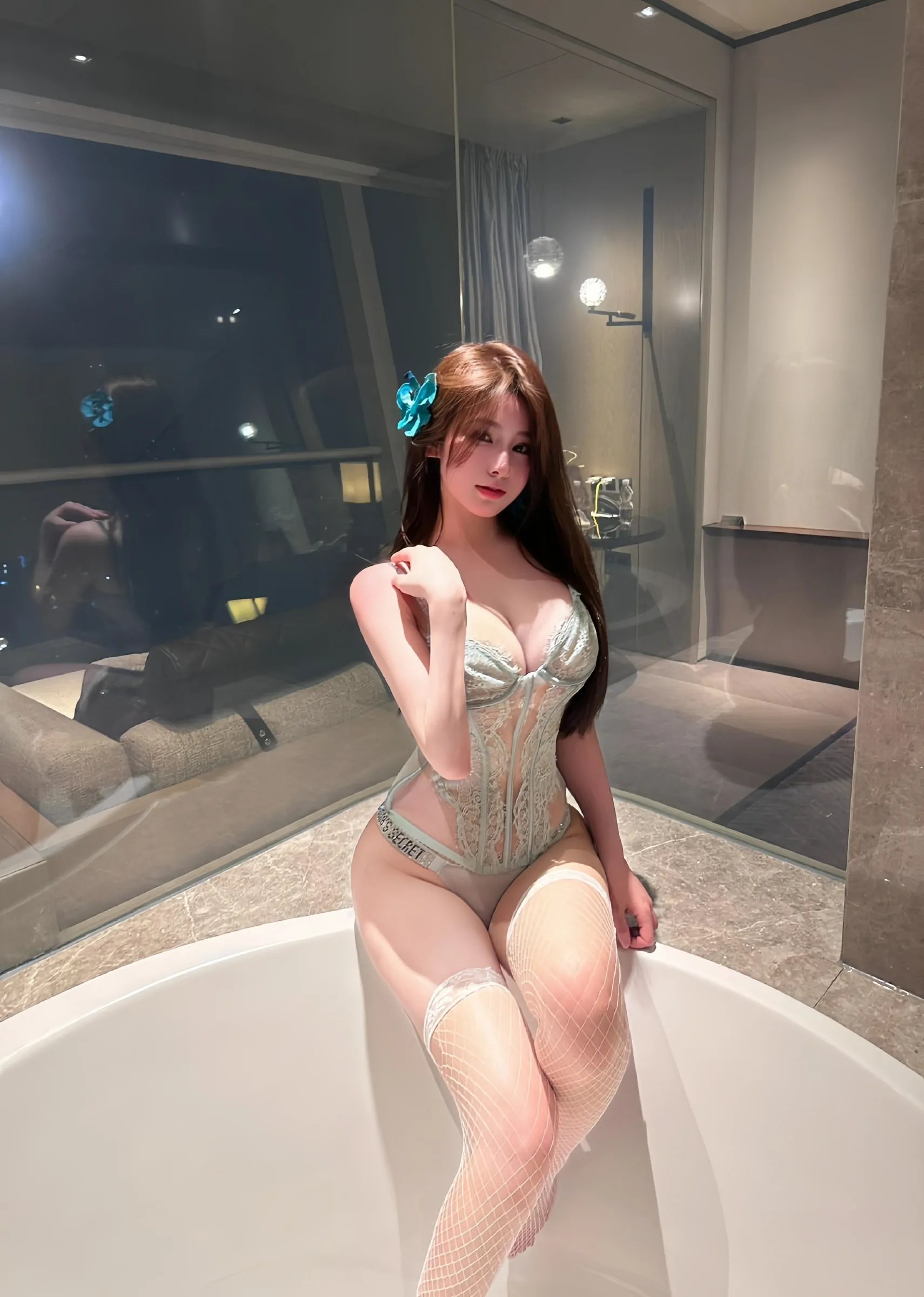 奔跑的晶螺儿 – 性感情趣蕾丝半腿白网丝 [24P]插图2